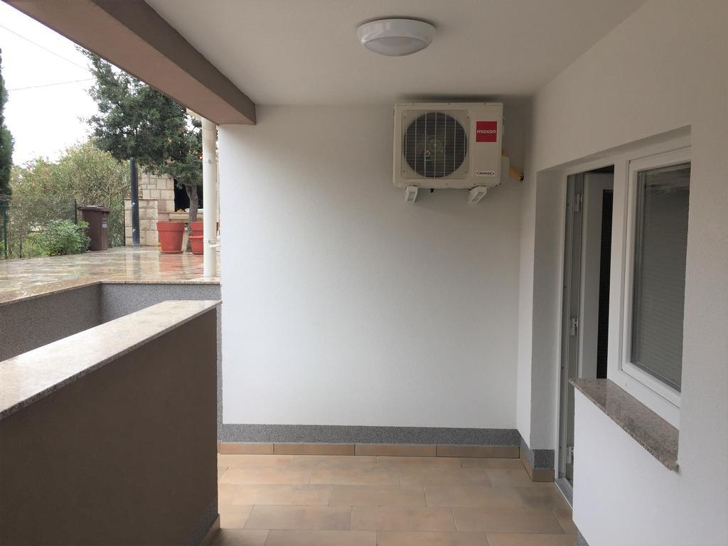 Apartmani Orhideja Rab Town Exteriör bild