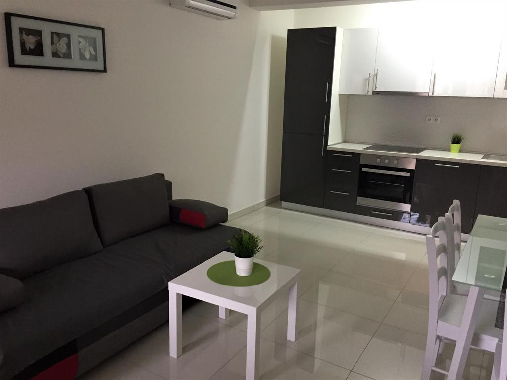 Apartmani Orhideja Rab Town Exteriör bild