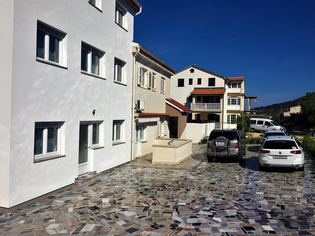 Apartmani Orhideja Rab Town Rum bild